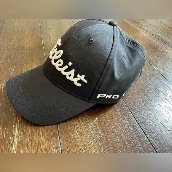 Titleist elite hat - Picture 3 of 11